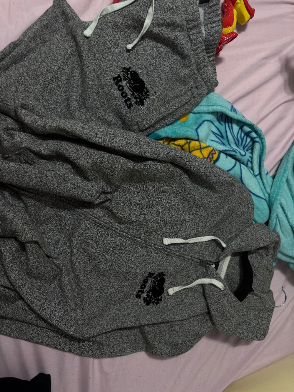 Dark grey roots set